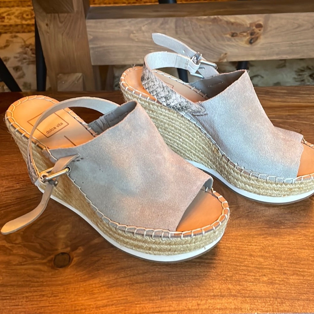 Dolce Vita 8.5 sandals super cute